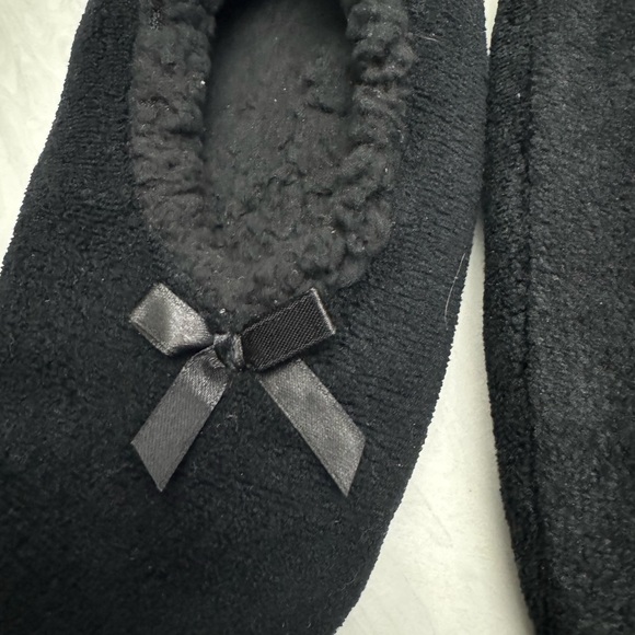 Comfy slippers size 6-7 - Picture 2 of 3